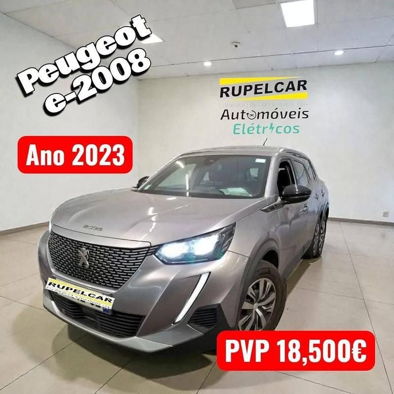 Usado Peugeot e-2008 100 kW (136 HP) 2023 Outra SUV