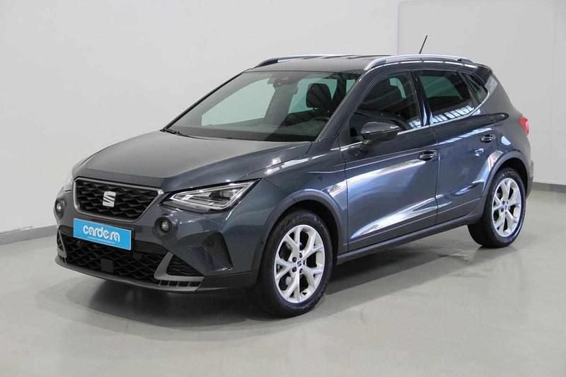 Cinzento Usado 2023 Seat Arona SUV | € 17.990 (Preço justo) - Imagem 1/4