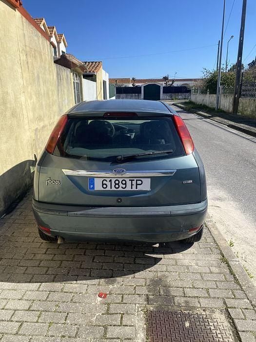 Usado Ford Focus 115 HP (84 kW) 2001 Sedan