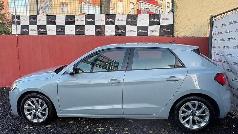 Usado Audi A1 Sportback Advanced 95 HP (69 kW) 2022 Cinza antracite Citadino