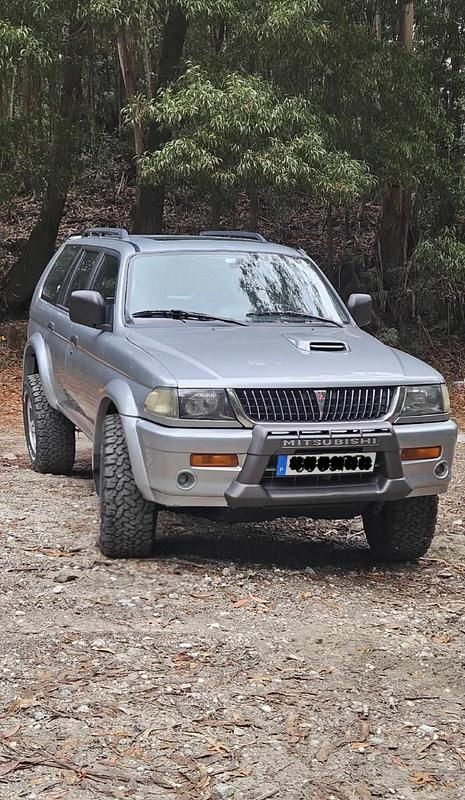 Cinzento Usado 2000 Mitsubishi Pajero SUV | € 13.000 (Preço elevado) - Imagem 1/4