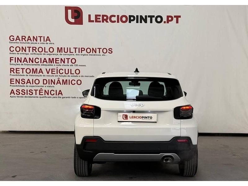 Usado Jeep Avenger Altitude 101 HP (74 kW) 2024 Branco SUV