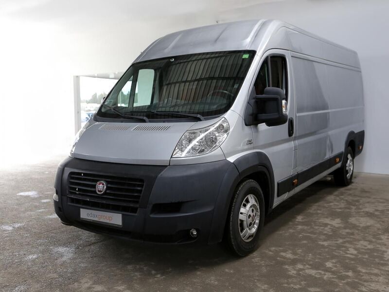 Cinzento Usado 2012 Fiat Ducato Van | € 10.490 - Imagem 1/4