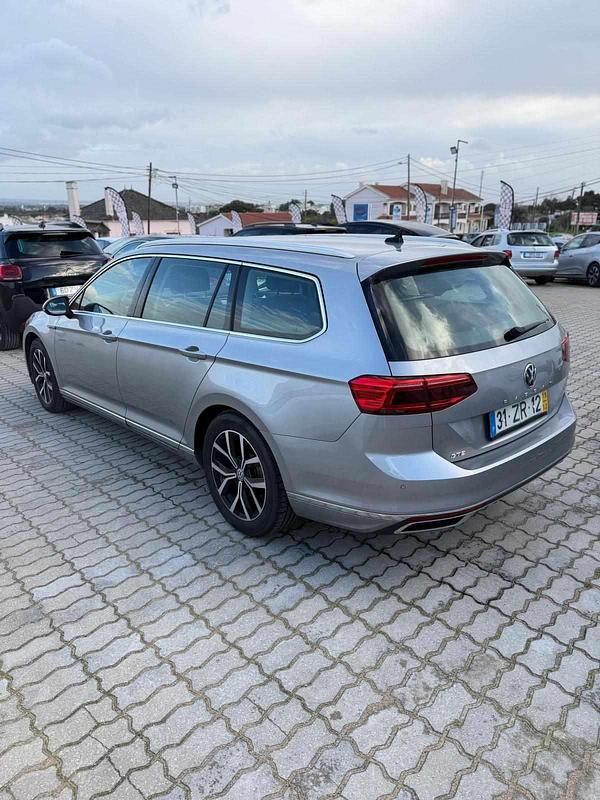 Usado VW Passat 218 HP (160 kW) 2019 Cinzento Carrinha
