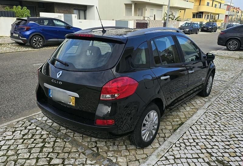 Usado Renault Clio II 75 HP (55 kW) 2011 Carrinha