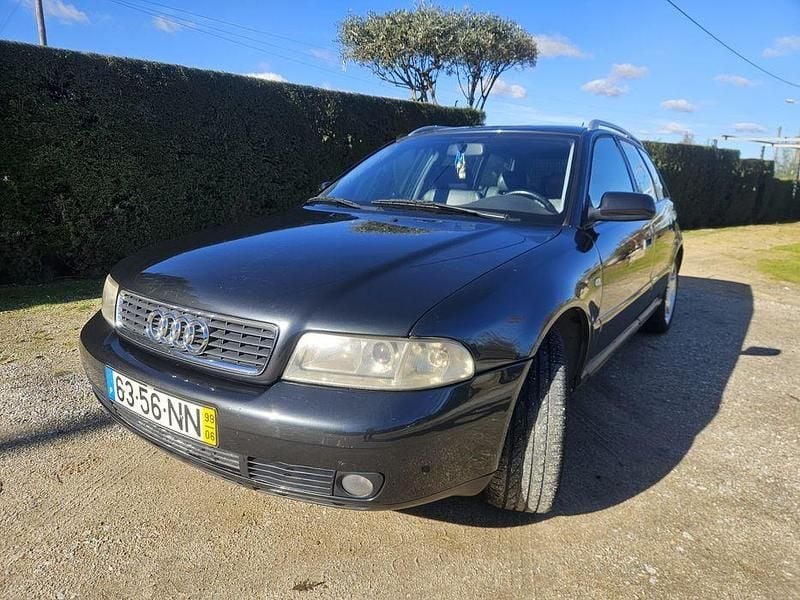 Usado 1999 Audi A4 Sedan | € 2.750 (Bom preço) - Imagem 1/4