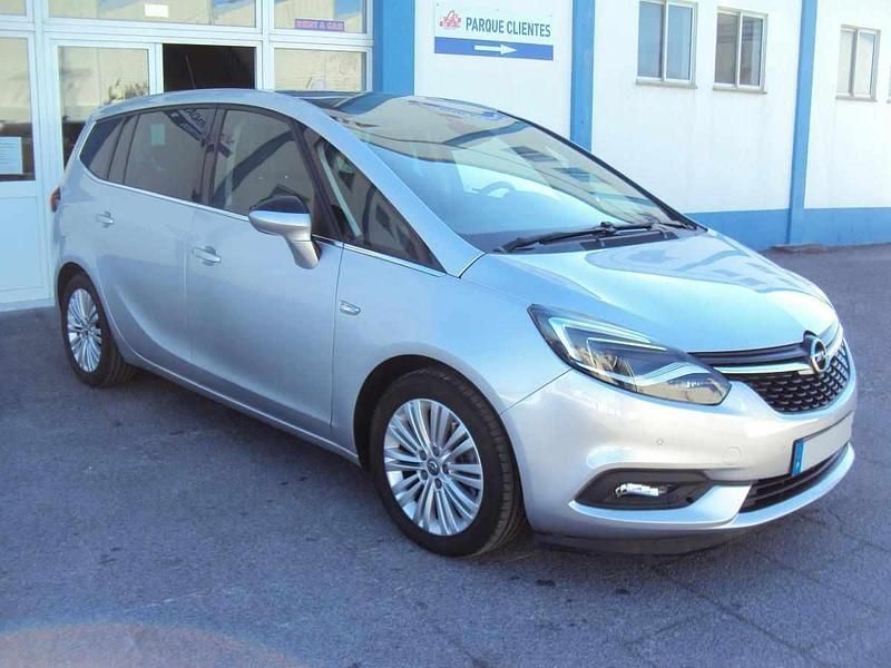 Cinzento Usado 2017 Opel Zafira Monovolume | € 20.950 - Imagem 1/4