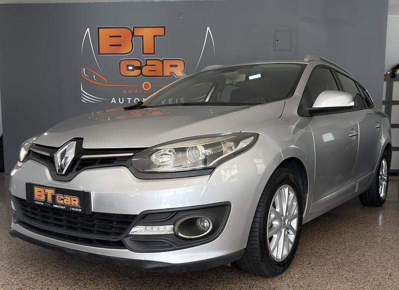 Cinza Usado 2014 Renault Mégane GrandTour Dynamique Carrinha | € 8.250 (Preço justo) - Imagem 1/4