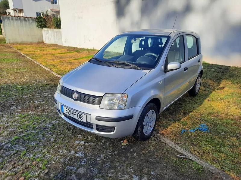 Cinza Usado 2009 Fiat Panda Active | € 4.950 - Imagem 1/4