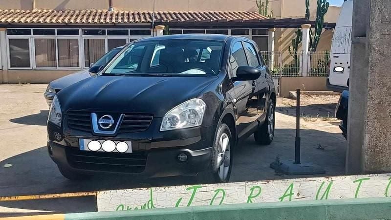 Usado Nissan Qashqai Tekna 106 HP (77 kW) 2008 Preto SUV