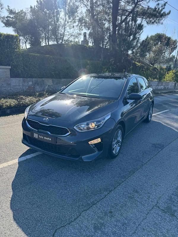 Usado Kia Ceed Sport 120 HP (88 kW) 2021 Cinza Citadino
