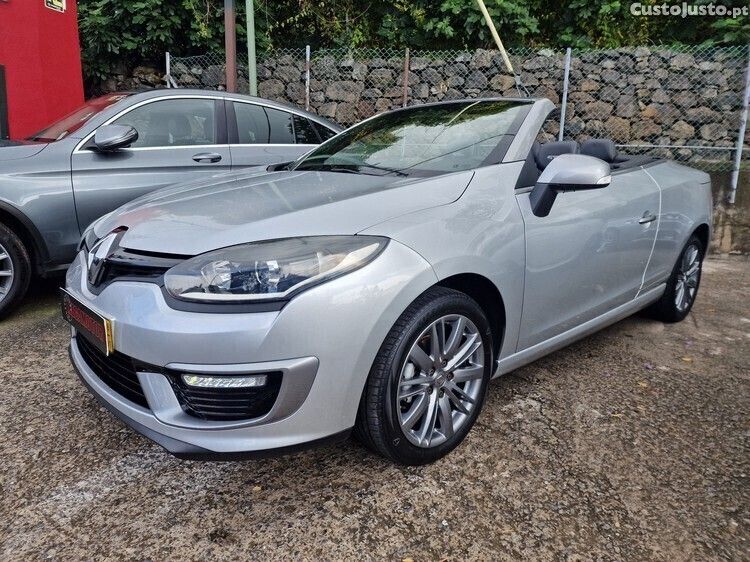 Cinza Usado 2016 Renault Mégane GT Line GT-Line Cabrios | € 15.500 - Imagem 1/1