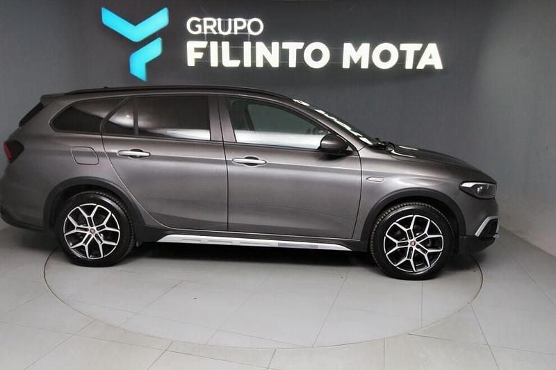 Cinza Usado 2023 Fiat Tipo | € 15.890 (Bom preço) - Imagem 1/4
