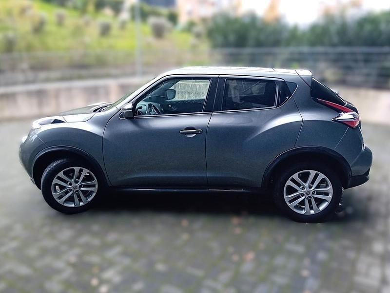 Usado Nissan Juke Acenta Connect 115 HP (84 kW) 2016 Cinza SUV