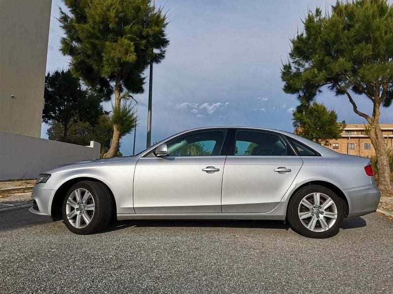 Usado Audi A4 143 HP (105 kW) 2008 Cinzento Sedan