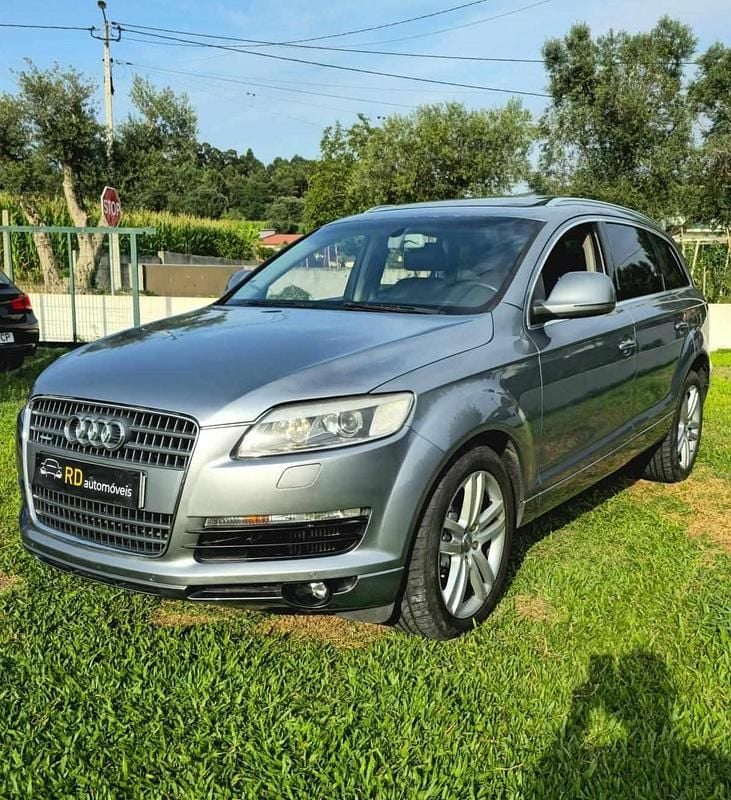 Cinza Usado 2007 Audi Q7 Exclusive SUV | € 20.000 (Caro) - Imagem 1/4