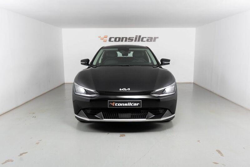 Preto Usado 2022 Kia EV6 4 SUV | € 32.980 (Super Preço) - Imagem 1/4