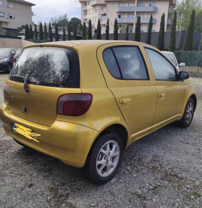 Usado 2001 Toyota Yaris Sedan | € 2.250 - Imagem 1/4