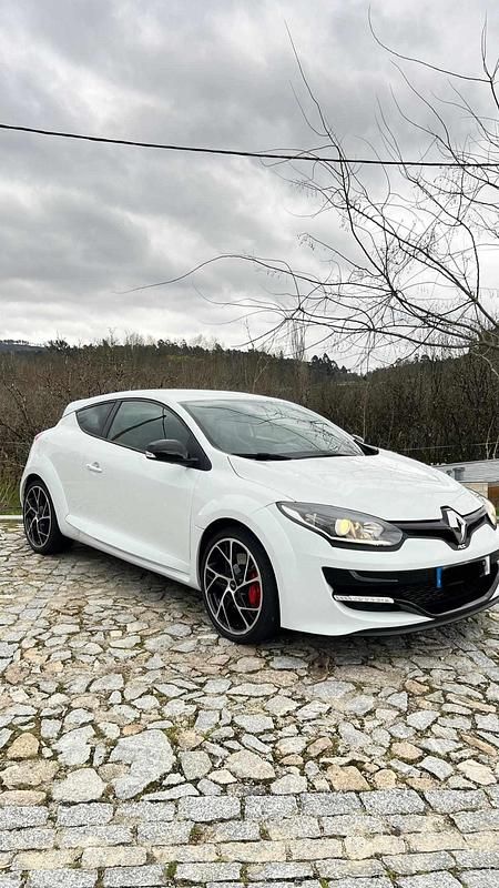 Branco Usado 2017 Renault Mégane Coupé Trophy Coupé | € 25.500 - Imagem 1/4