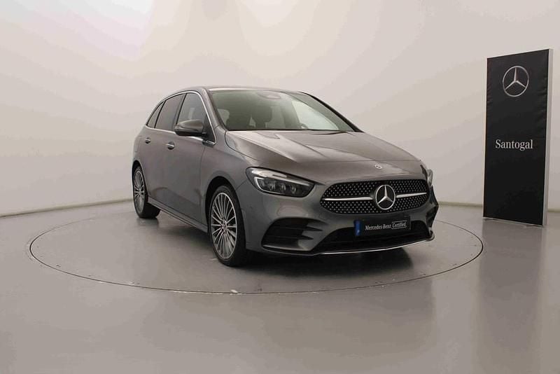 Cinzento Usado 2024 Mercedes B250e Monovolume | € 45.990 (Preço justo) - Imagem 1/4