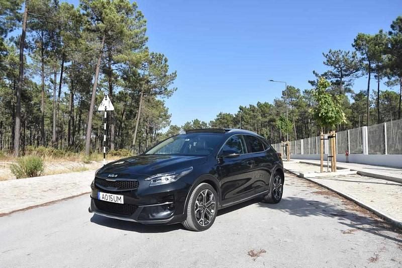 Preto Usado 2022 Kia Ceed Citadino | € 18.750 - Imagem 1/4