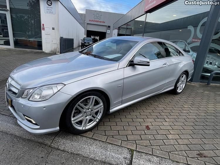Cinza Usado 2010 Mercedes E250 Avantgarde Coupé | € 17.900 (Preço justo) - Imagem 1/1