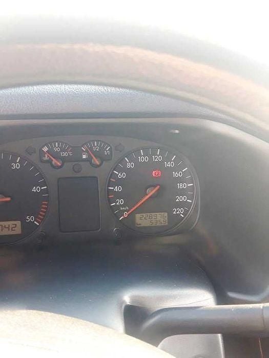Usado 2000 VW Caravelle Monovolume | € 11.000 - Imagem 1/4