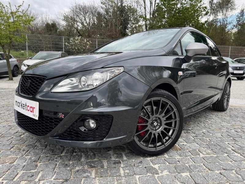 Cinzento Usado 2010 Seat Ibiza | € 11.990 (Preço elevado) - Imagem 1/4