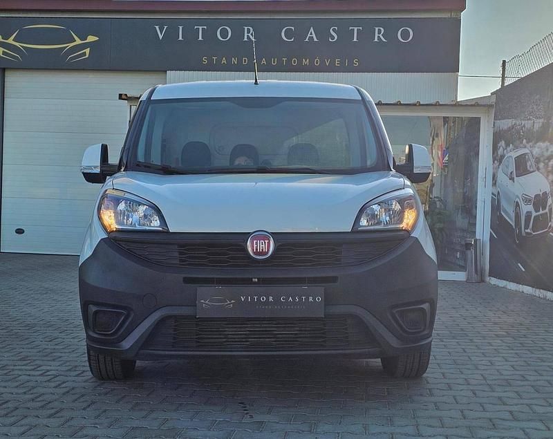 Usado Fiat Doblò 105 HP (77 kW) 2019 Branco Monovolume
