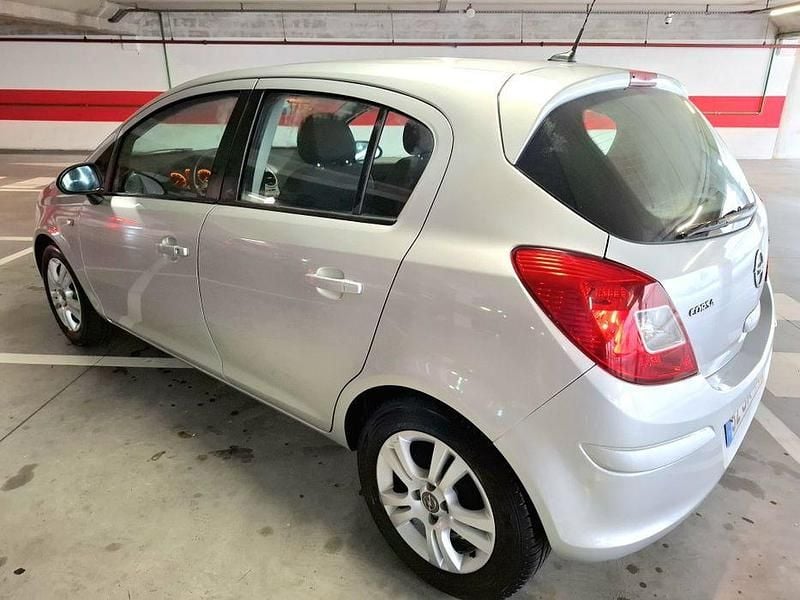 Usado 2013 Opel Corsa Sedan | € 6.490 (Preço justo) - Imagem 1/4
