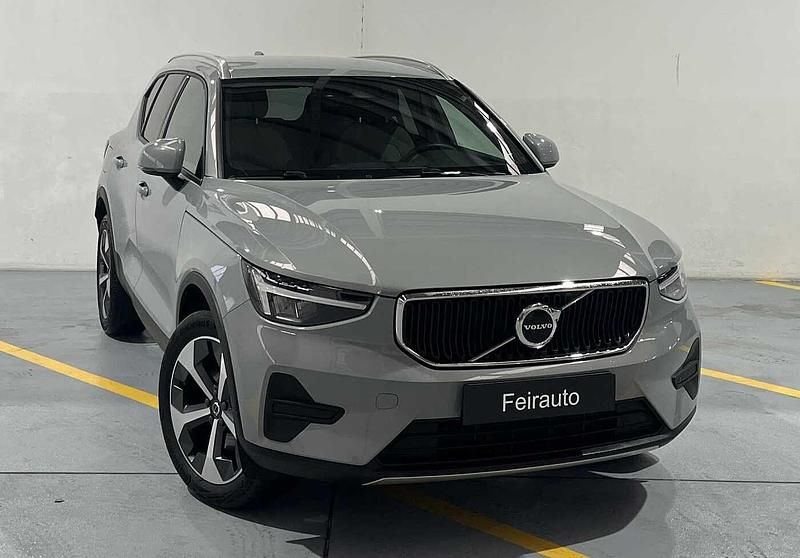 Usado Volvo XC40 163 HP (119 kW) 2026 Prateado SUV
