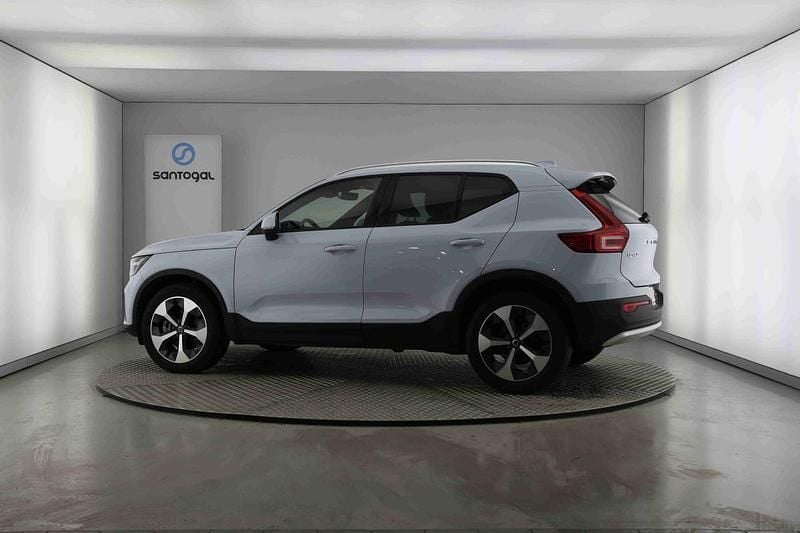 Usado Volvo XC40 Core 163 HP (119 kW) 2025 Azul SUV