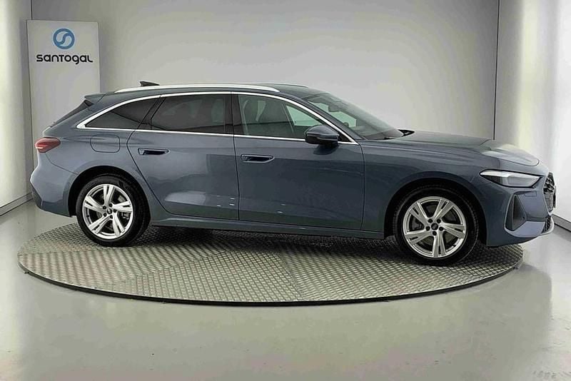 Azul Novo 2025 Audi A5 Business Coupé | € 57.490 (Preço elevado) - Imagem 1/4