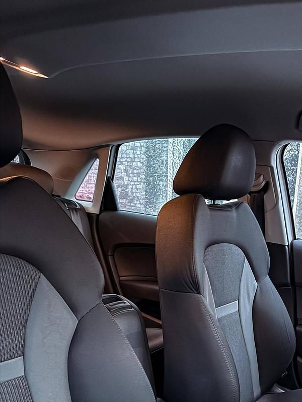 Usado Audi A1 Sportback 90 HP (66 kW) 2015 Branco Citadino