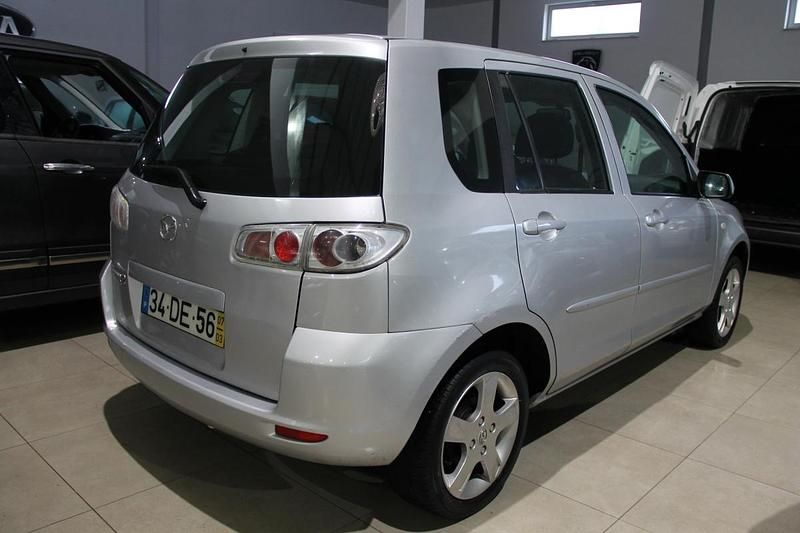 Usado Mazda 2 75 HP (55 kW) 2007 Cinzento Citadino