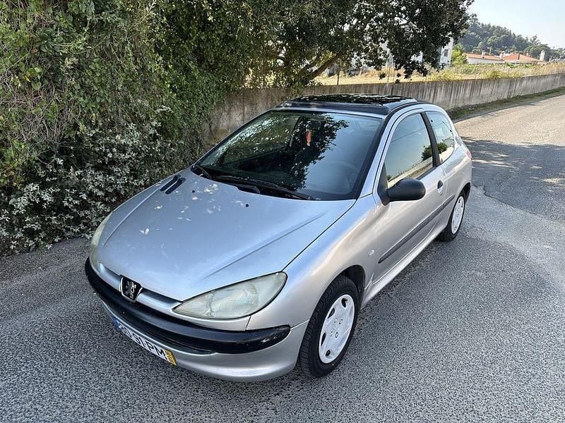 Usado 2000 Peugeot 206 | € 1.999 (Caro) - Imagem 1/4
