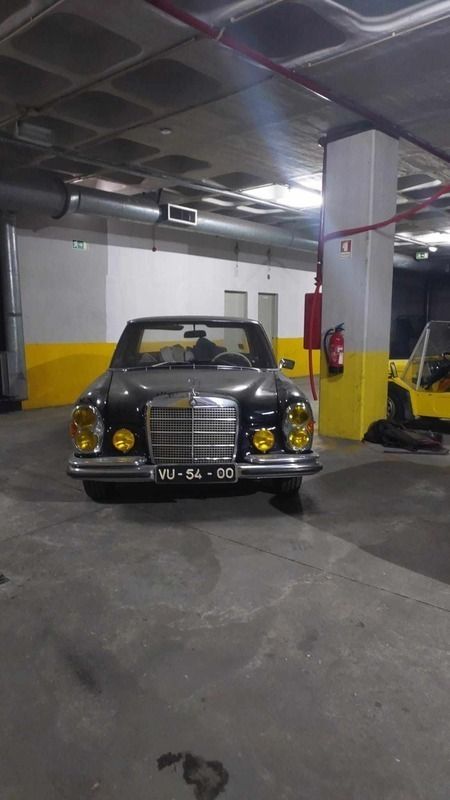 Preto Usado 1969 Mercedes 280 | € 12.500 - Imagem 1/4