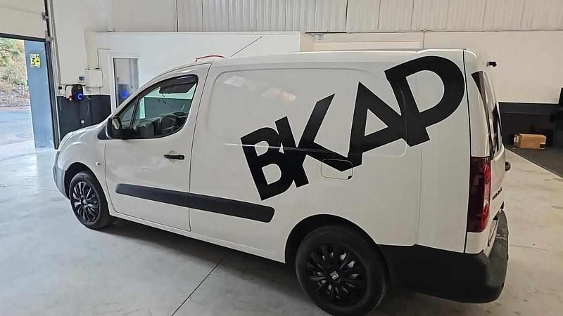 Branco Usado 2018 Peugeot Partner Monovolume | € 11.900 (Preço justo) - Imagem 1/3