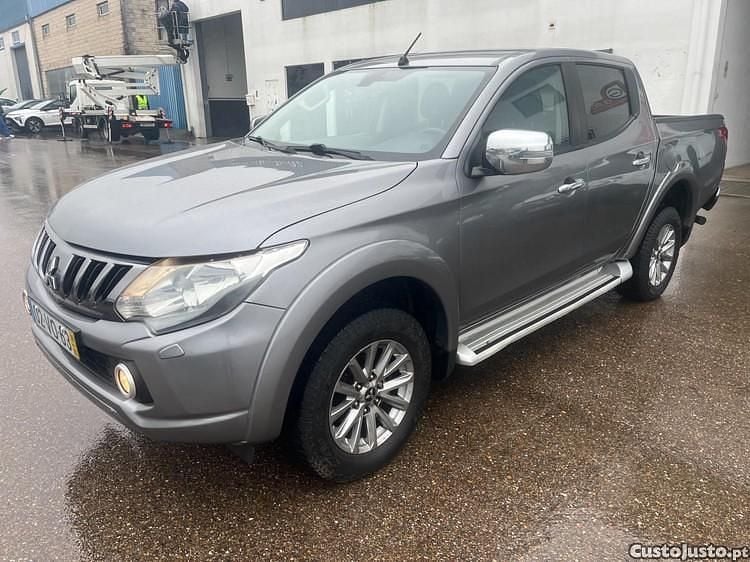 Usado Mitsubishi L200 Instyle 179 HP (131 kW) 2018 Cinza Pickup