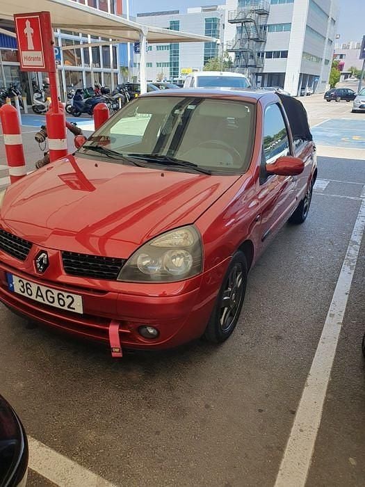 Usado 2005 Renault Clio II Sedan | € 2.000 - Imagem 1/2