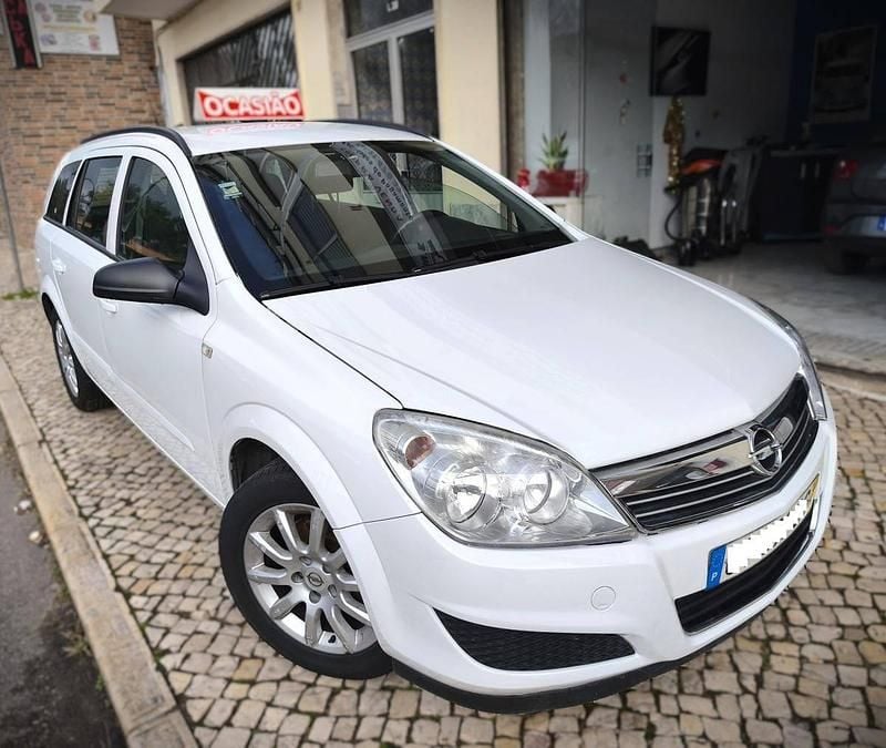 Usado Opel Astra 90 HP (66 kW) 2007 Branco