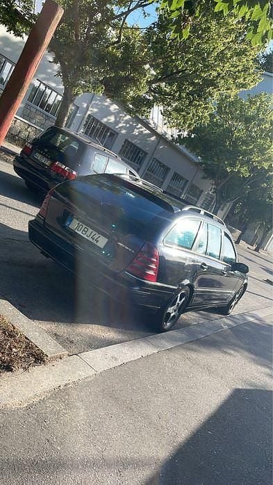 Usado 2001 Mercedes C220 Avantgarde Sedan | € 5.000 (Super Preço) - Imagem 1/4