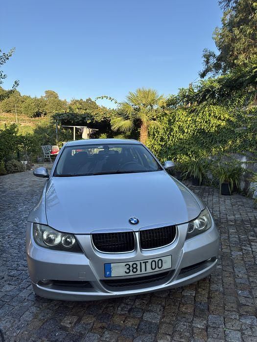 Usado 2008 BMW 320 Sedan | € 10.000 (Preço justo) - Imagem 1/4