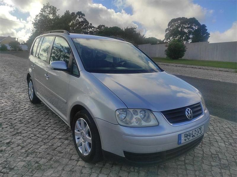 Usado 2004 VW Touran Monovolume | € 4.250 - Imagem 1/4