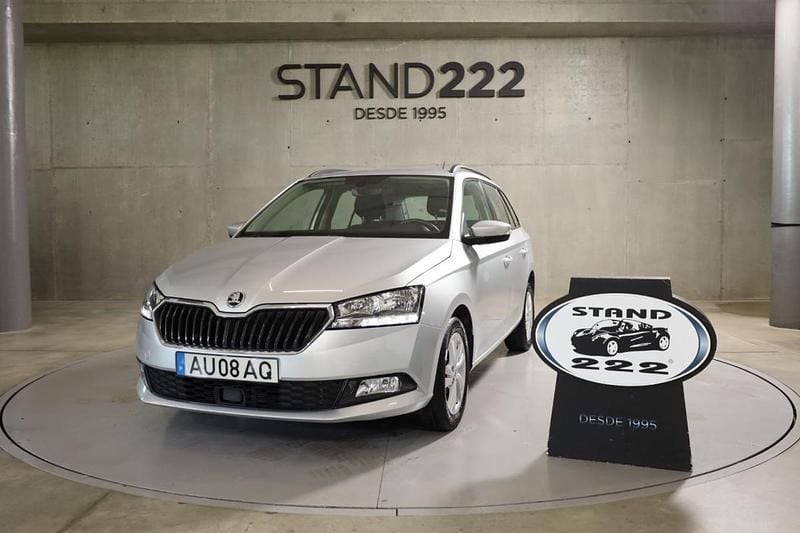 Cinzento Usado 2022 Skoda Fabia Carrinha | € 14.850 (Preço justo) - Imagem 1/4