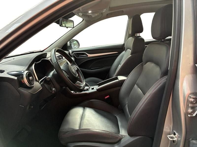 Usado MG ZS Luxury 114 kW (156 HP) 2023 Cinza SUV