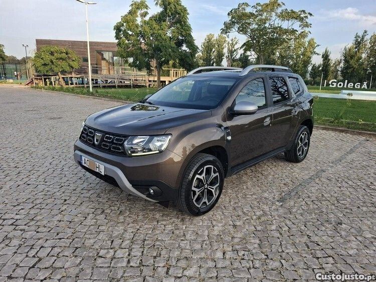 Castanho Usado 2020 Dacia Duster Prestige SUV | € 16.900 (Preço justo) - Imagem 1/1