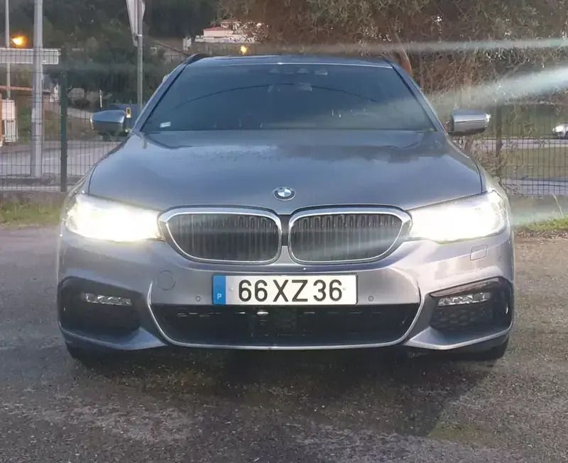 Cinza Usado 2018 BMW 520 Gran Turismo Carrinha | € 31.950 - Imagem 1/4