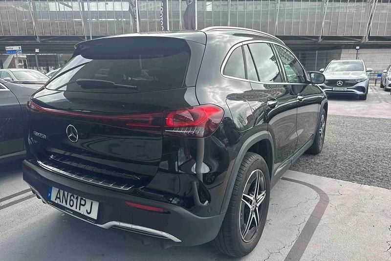 Usado Mercedes EQA250 AMG line 139 kW (190 HP) 2022 Preto SUV
