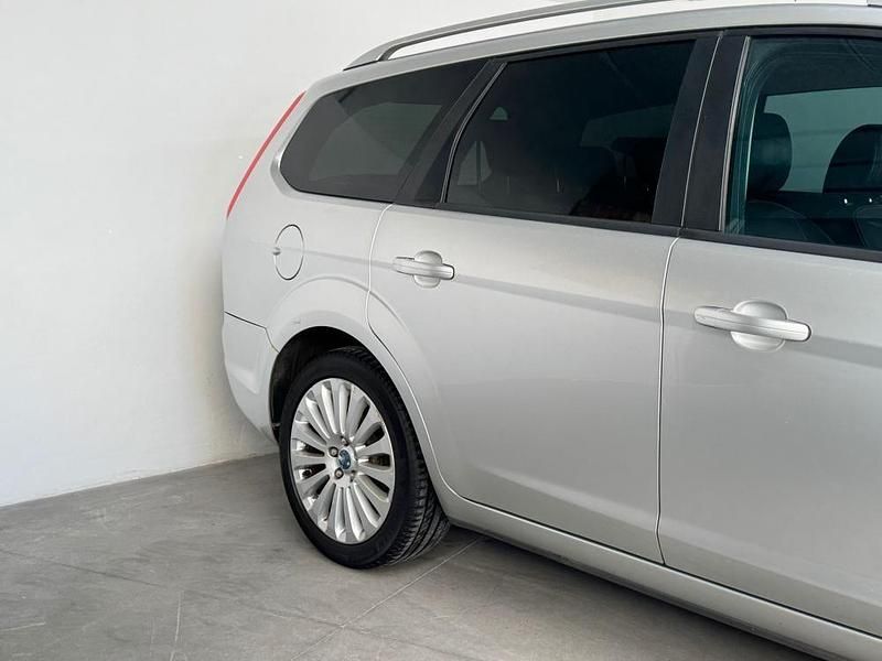 Usado Ford Focus Titanium 90 HP (66 kW) 2008 Cinza prata Carrinha